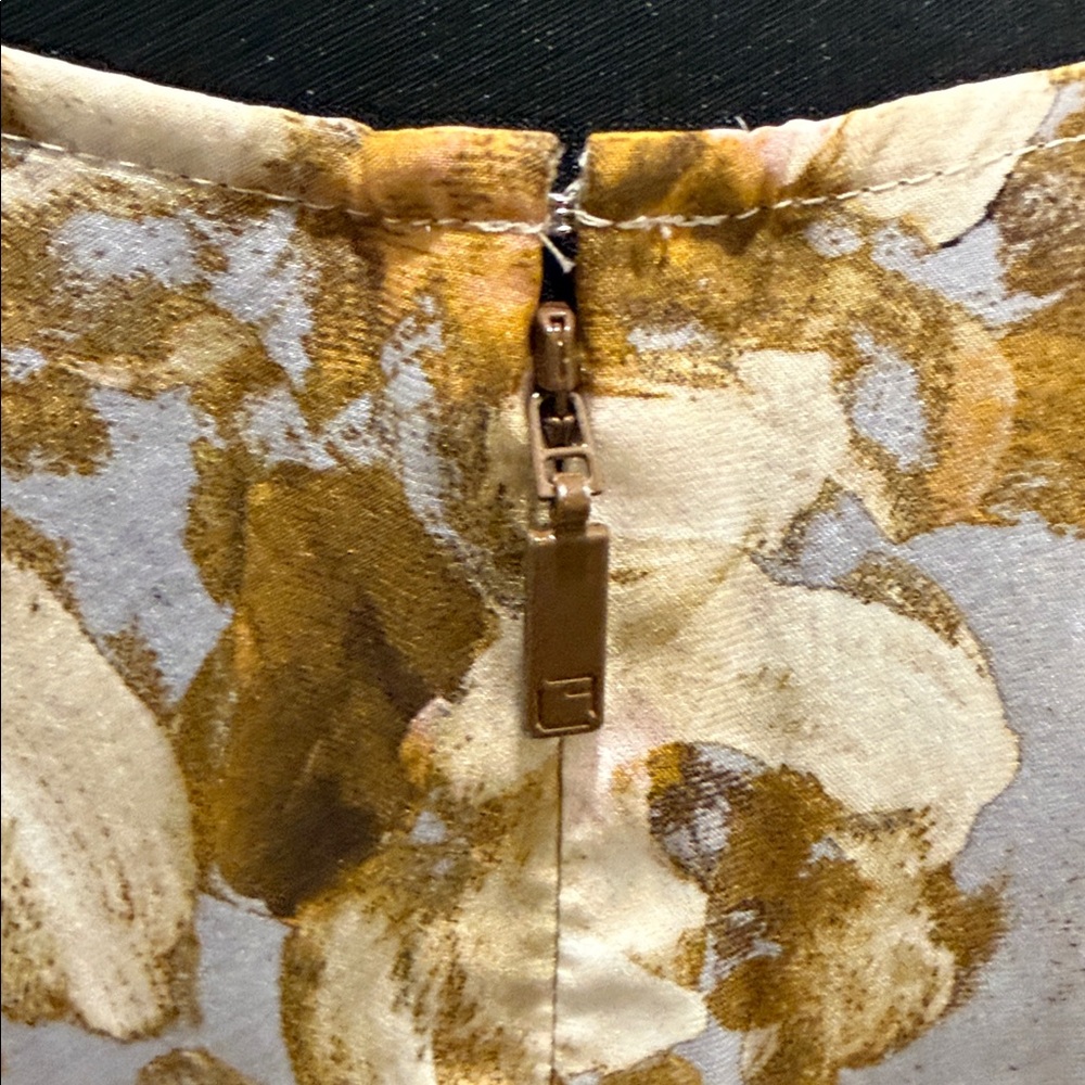 Lafayette 148 New York Floral V-Neck Blouse in Cream and Olive - Picture 4 of 5